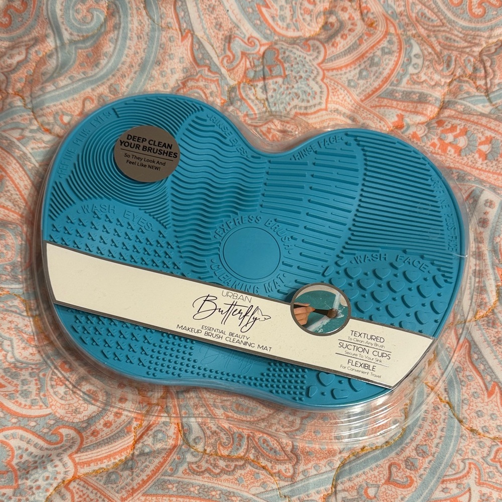 Urban Butterfly Brush Cleaning Mat in Blue